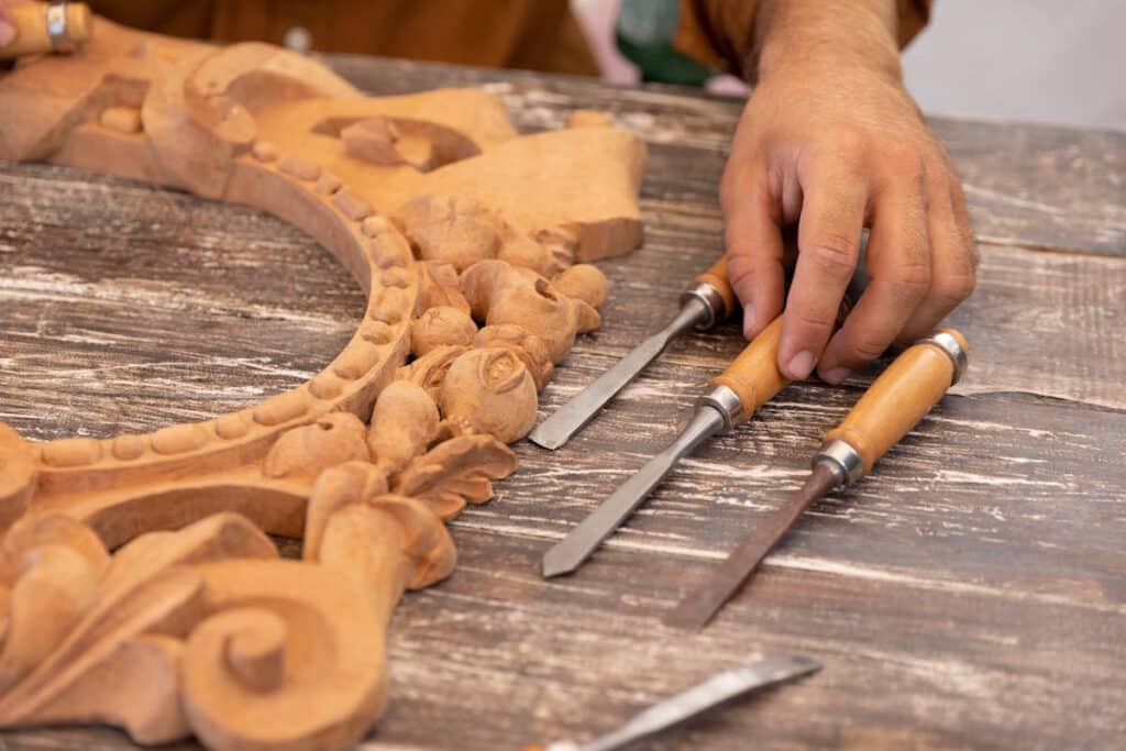 outils recommandés pour débuter la sculpture du bois