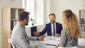 <h1>FICP et rachat de crédits : quels critères sont analysés par les établissements prêteurs ?
